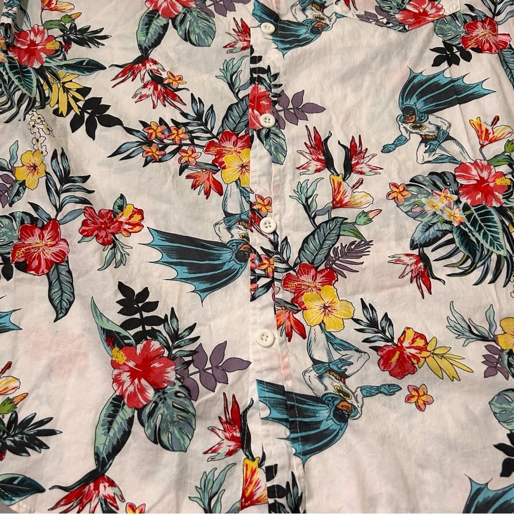 Batman Classic TV Series Hawaiian Shirt Mens Small Floral Short Sleeve Button Up - Picture 2 of 7